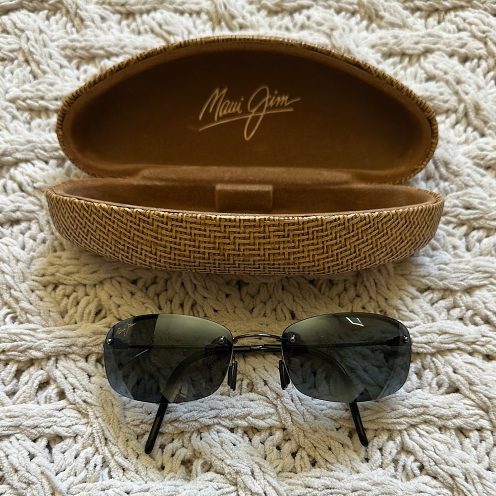 Maui Jim Black Sunglasses with Woven Case